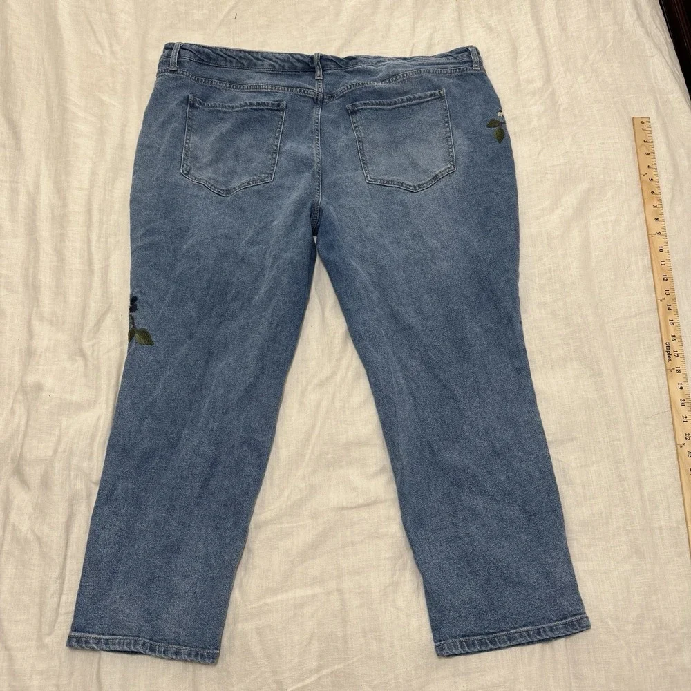 Ava & Viv Womens Embroidered Floral Jeans Super Stretch Cropped Straight Leg 26W - Picture 5 of 5